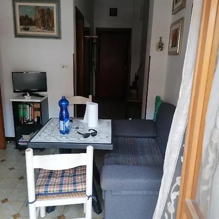Appartamento 20 Metri Dal Mare דירה *